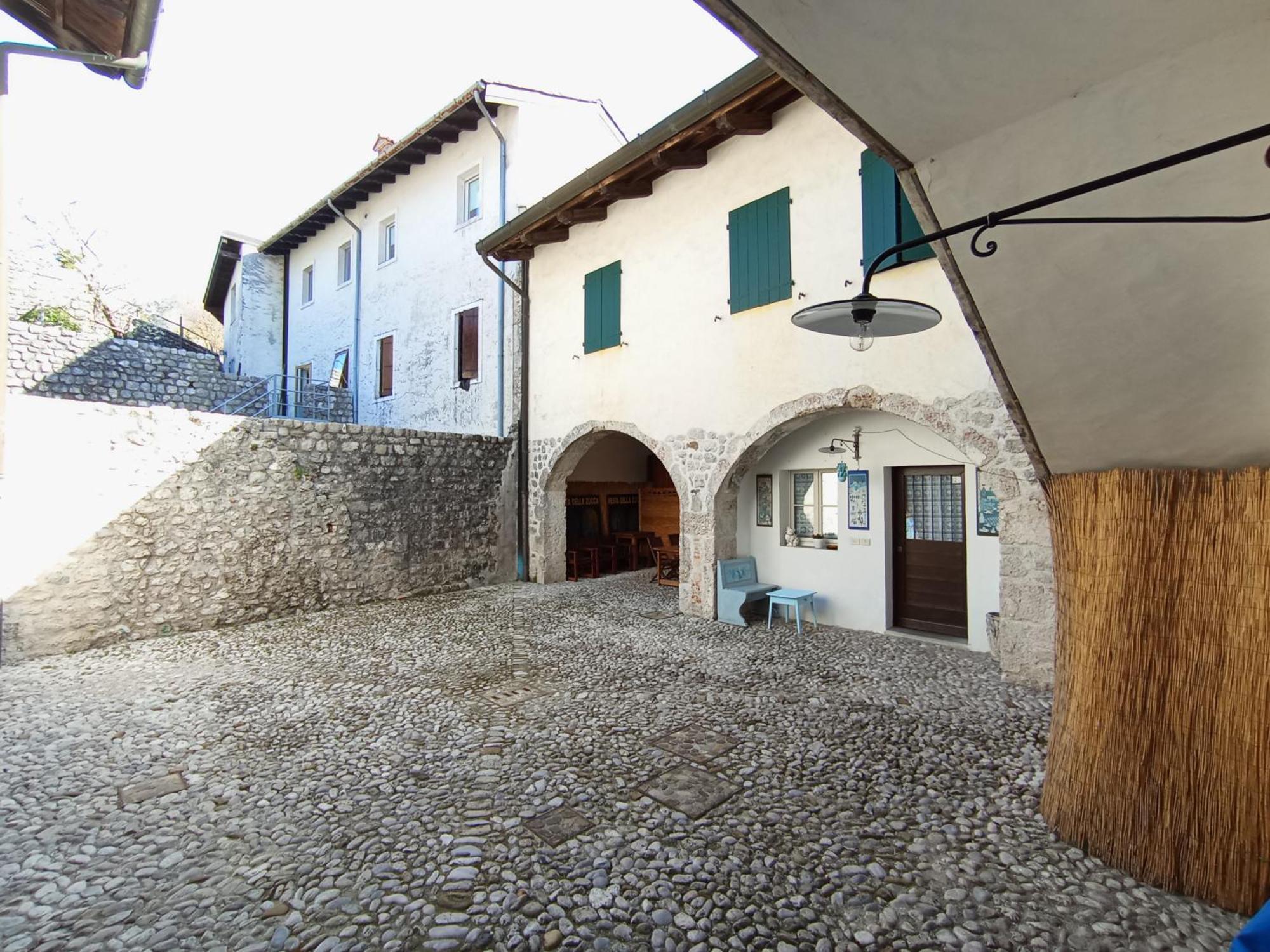 Appartamento Taverna Gattolini Venzone Exterior photo